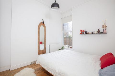 3 bedroom apartment for sale, Talfourd Road, Camberwell, SE5