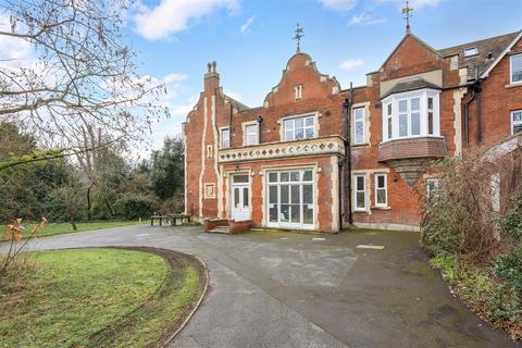 undefined, Honeywood Walk, Carshalton