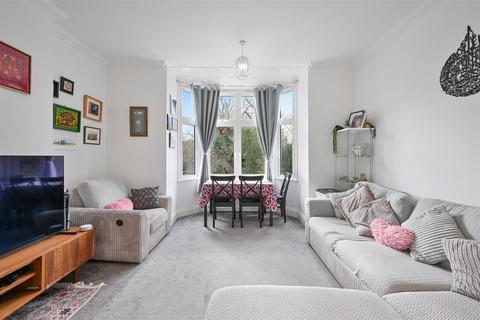 undefined, Honeywood Walk, Carshalton