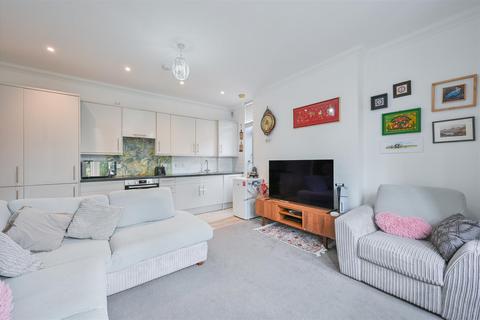 undefined, Honeywood Walk, Carshalton