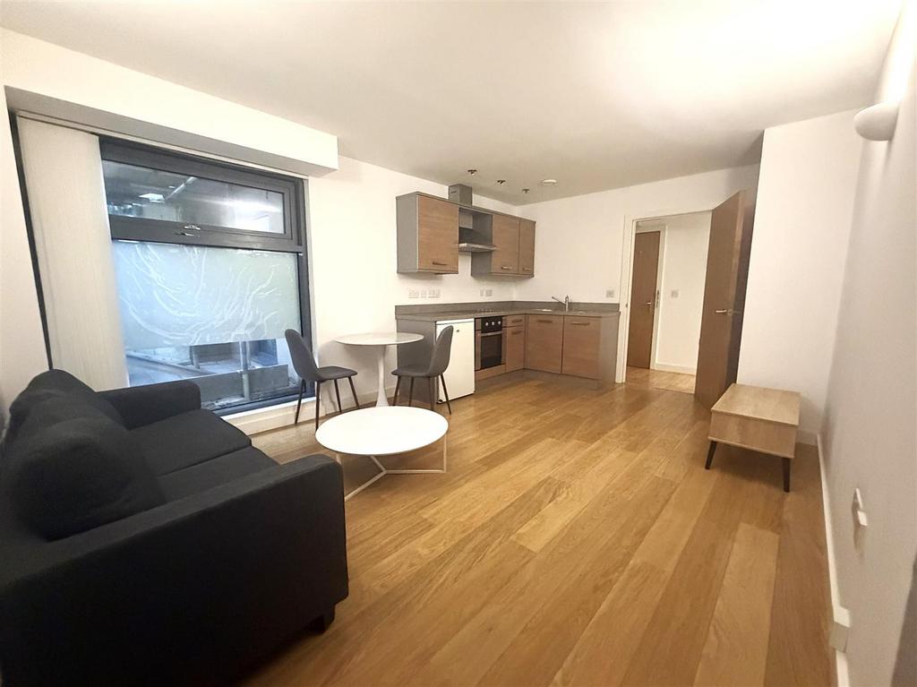 Living Room 3.jpeg