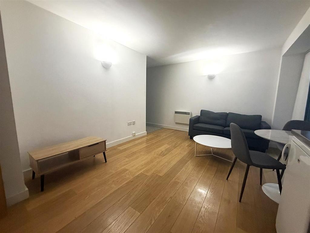 Living Room 2.jpeg