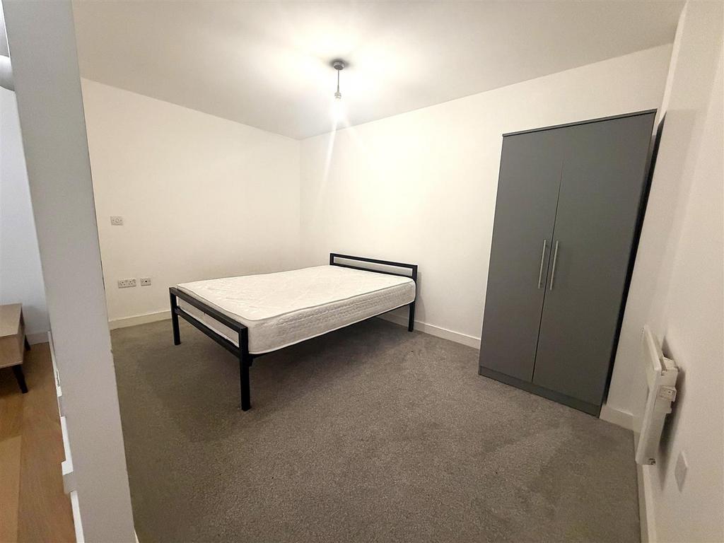 Bedroom 1.jpeg