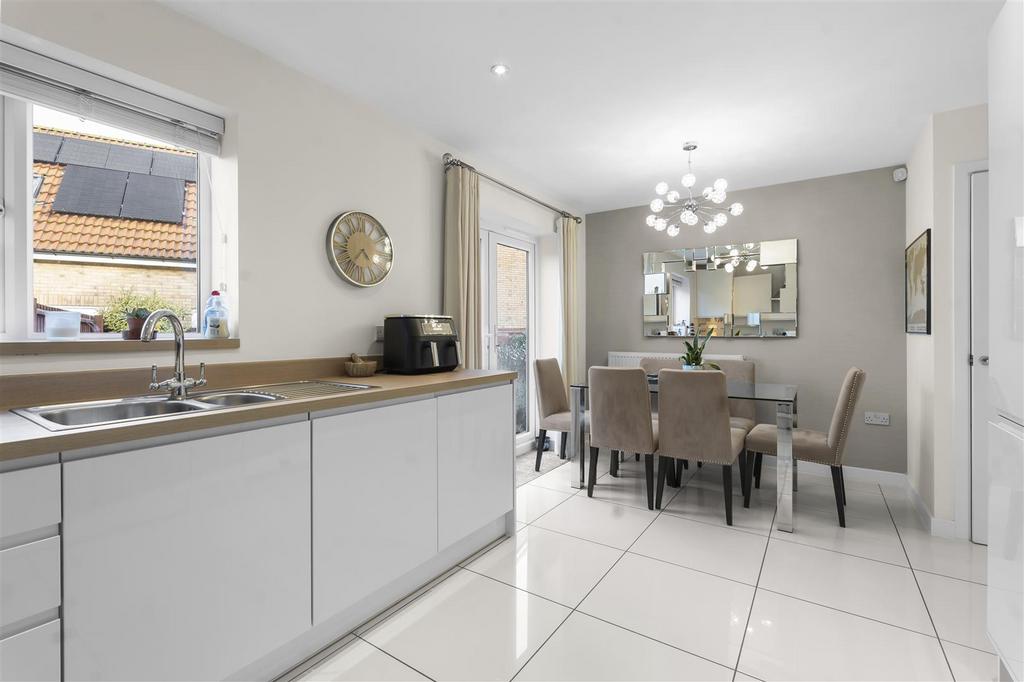 Kitchen / Dining Room
