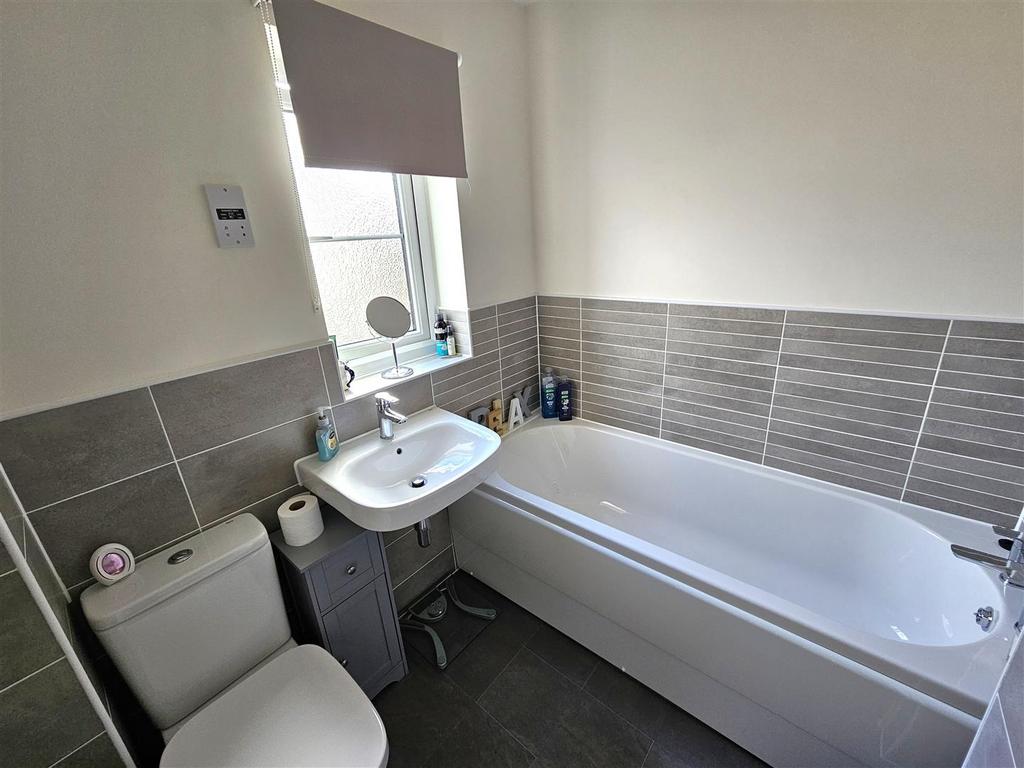 Bathroom.jpg