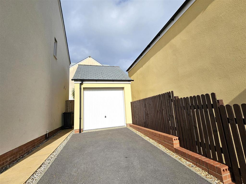 Garage.jpg