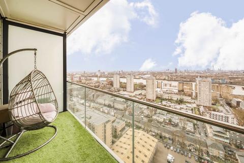 1 bedroom flat for sale, Mastmaker Road, London E14
