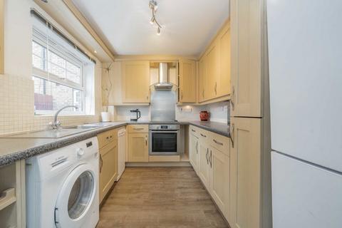 2 bedroom flat to rent, Lancaster Road, Barnet EN4