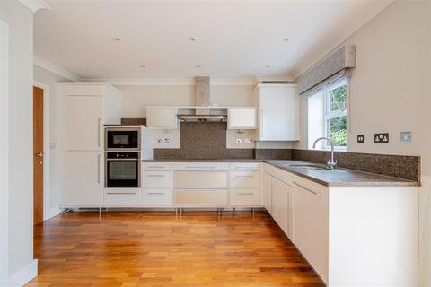 4 bedroom end of terrace house to rent, St James Gate, Sunningdale