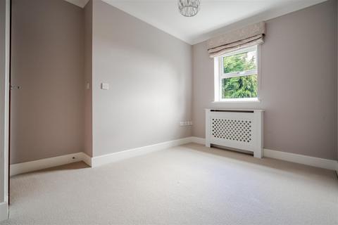 4 bedroom end of terrace house to rent, St James Gate, Sunningdale