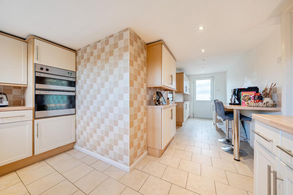 Kitchen / Breakfast Room