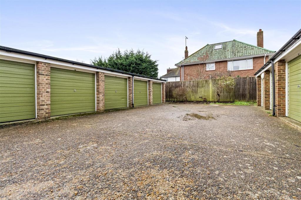 30 Dorchester Gardens-015.JPG