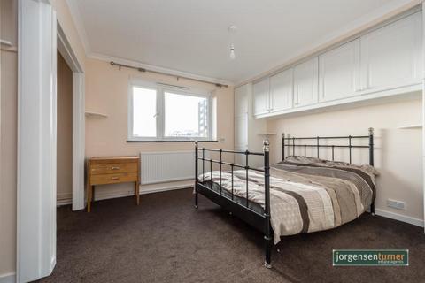 2 bedroom flat to rent, Scotts Road, Shepherds Bush, London, W12