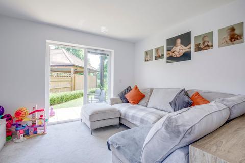 2 bedroom flat for sale, Aspen Road, High Wycombe, HP10