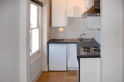 Studio to rent, Ravenscourt Road,  Ravenscourt Park, W6