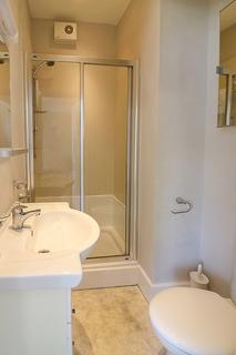 Studio to rent, Ravenscourt Road,  Ravenscourt Park, W6
