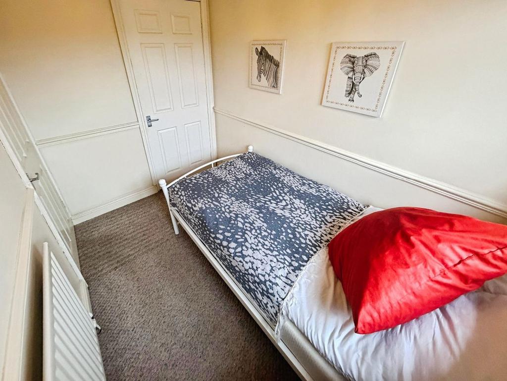 Second bedroom