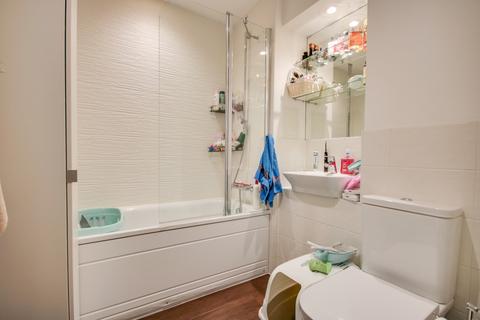 2 bedroom flat for sale, Denyer Walk, Woolston