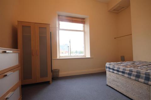 2 bedroom apartment to rent, Westgate Road, City Centre