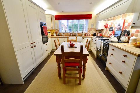 3 bedroom detached bungalow for sale, Bretforton Road, Badsey, Evesham, WR11 7XQ