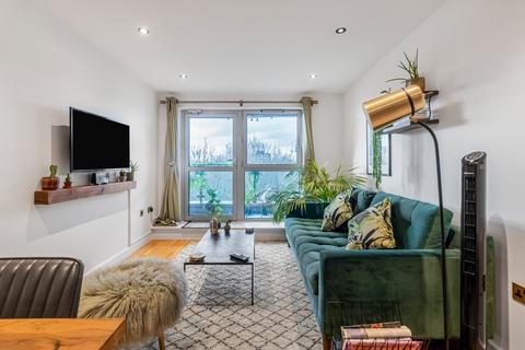 1 bedroom flat for sale, Southgate Road, Hackney, London, N1