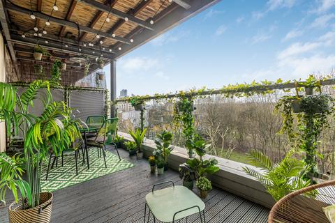 1 bedroom flat for sale, Southgate Road, Hackney, London, N1