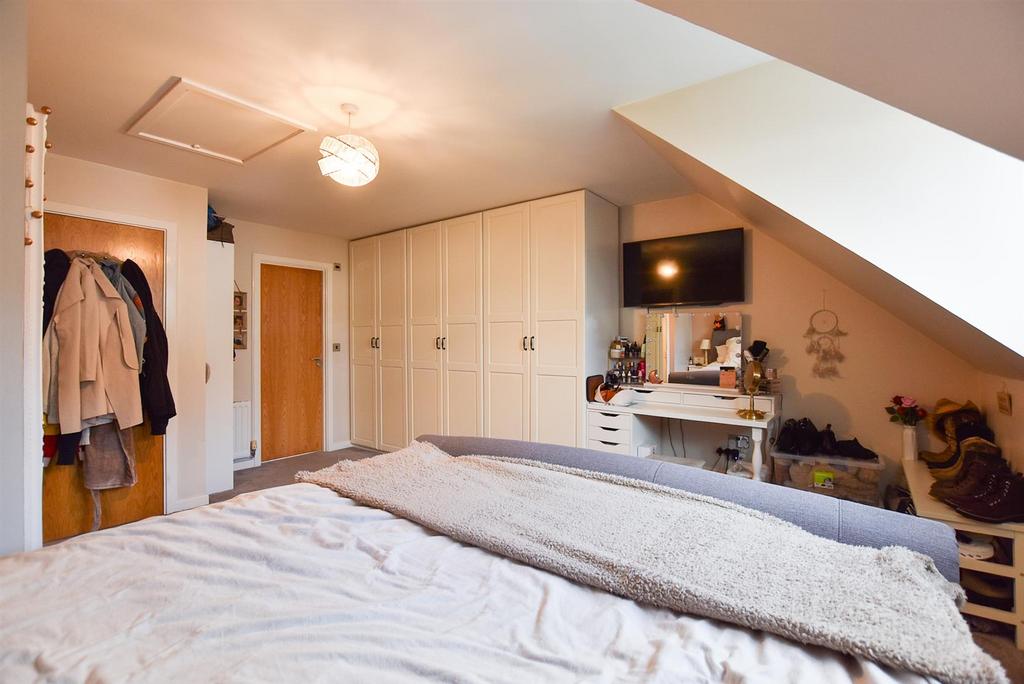 Bedroom 1.jpg