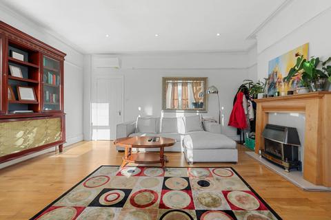 3 bedroom flat for sale, Lyndhurst Drive, Leyton, E10