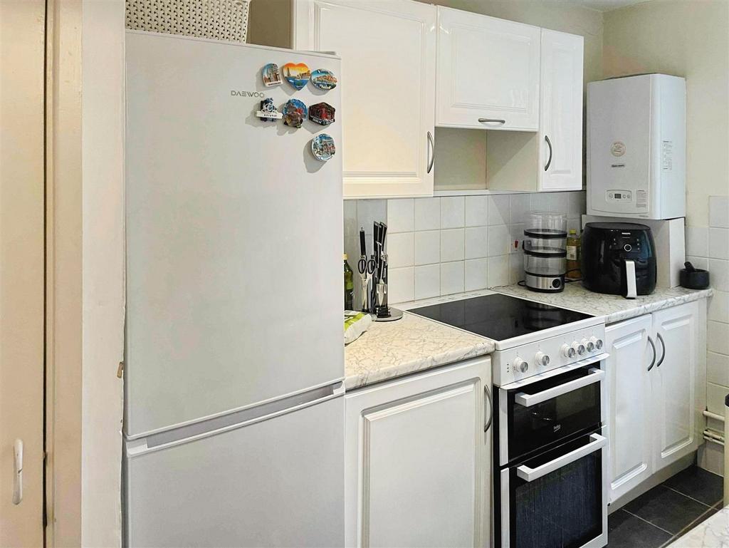 95b73cd0-KITCHEN1.jpg