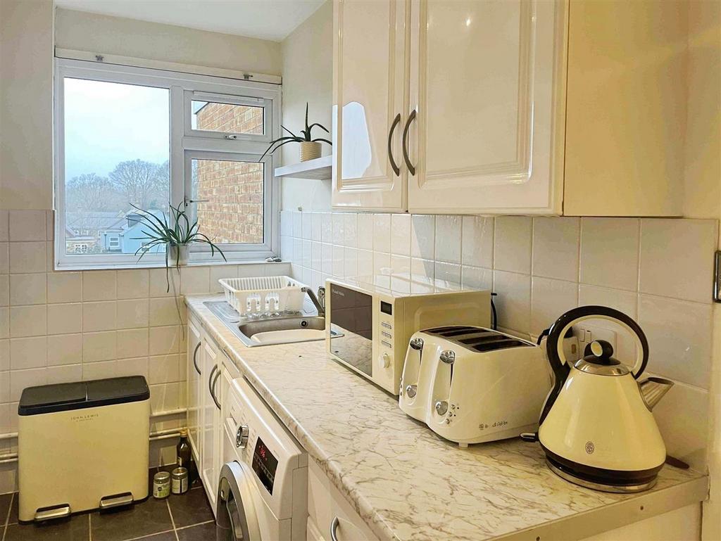 04dfcffe-KITCHEN2.jpg