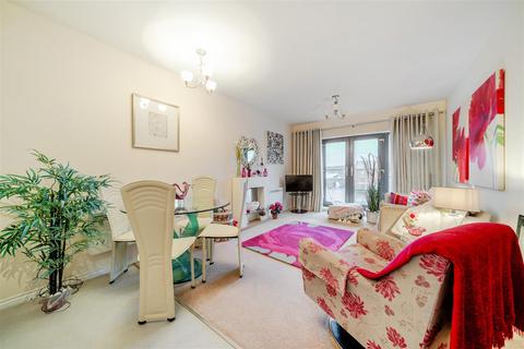 2 bedroom flat for sale, Larch Way, Stourport-On-Severn