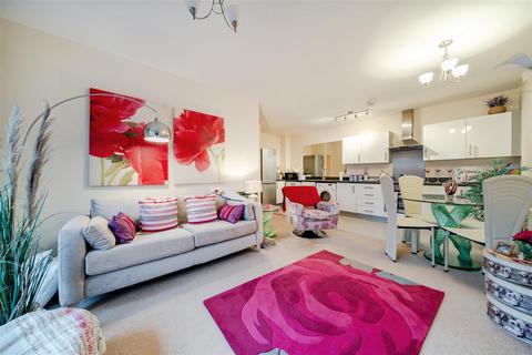 2 bedroom flat for sale, Larch Way, Stourport-On-Severn