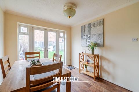 undefined, Veny Crescent, Hornchurch, RM12