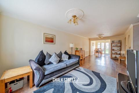 Veny Crescent, Hornchurch, RM12