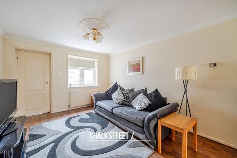 3 bedroom terraced house for sale, Veny Crescent, Hornchurch, RM12