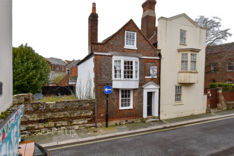 3 bedroom semi-detached house for sale, Pyle Street, Newport PO30