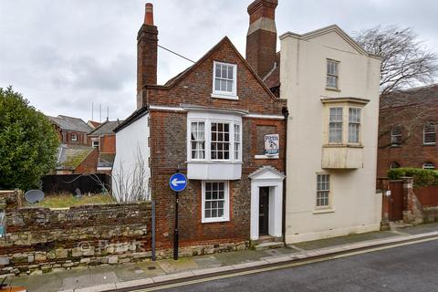 undefined, Pyle Street, Newport PO30