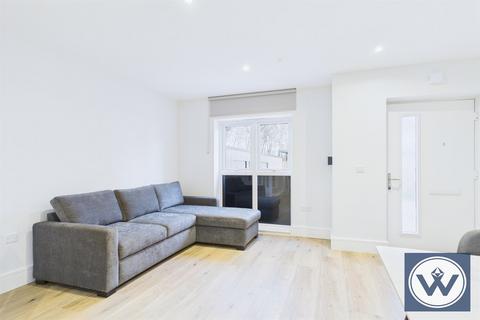 4 bedroom townhouse to rent, Lanesborough Street, RG2