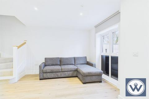 4 bedroom townhouse to rent, Lanesborough Street, RG2