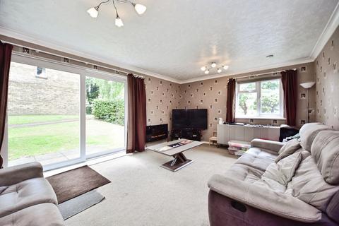 2 bedroom flat for sale, Fallowfield, Sittingbourne, ME10