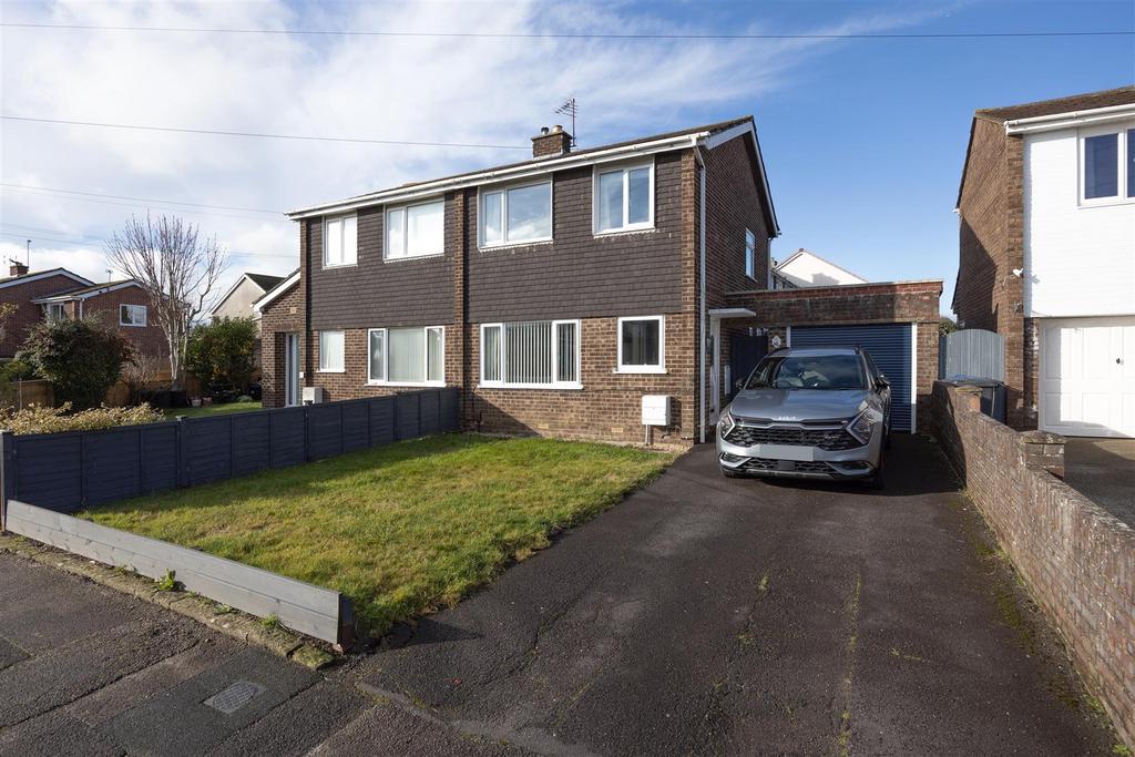 18 Southview Road Trowbridge BA14 0 PY (2).jpg