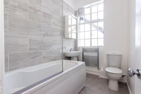 2 bedroom flat to rent, Queensway, London, W2