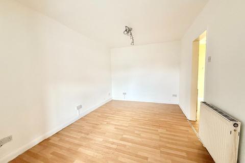 3 bedroom semi-detached house for sale, Hernen Road, Canvey Island