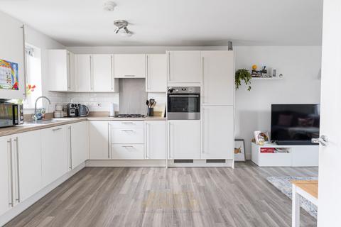 undefined, Daffodil Crescent, Crawley RH10