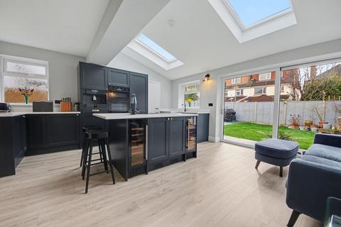 3 bedroom semi-detached house for sale, Milbury Crescent, Southampton SO18