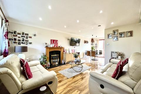 3 bedroom terraced house for sale, Angus Close, Chessington, Surrey. KT9 2BW