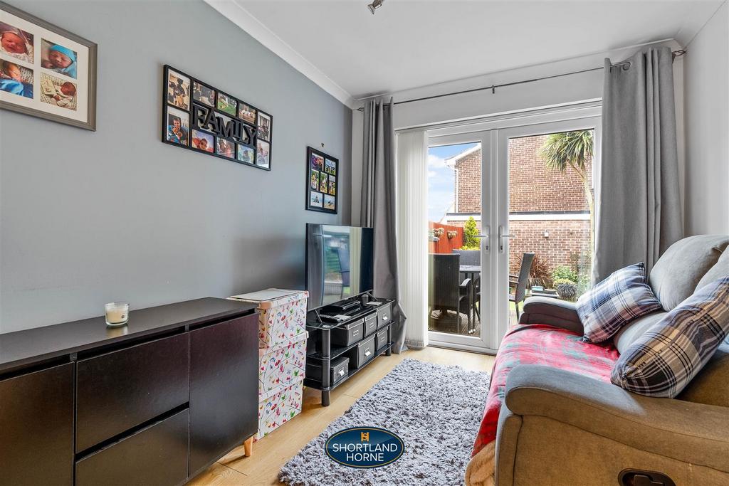 Study/family room/bedroom 4