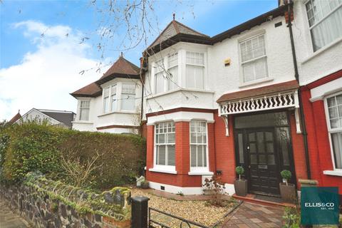 Queens Avenue, Finchley, N3