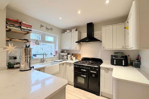3 bedroom end of terrace house for sale, Arlington Road, Birmingham, B14 4QE