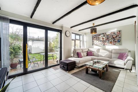 undefined, Boston Manor Road, Brentford, TW8
